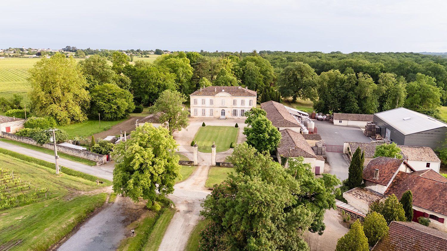 Photographie aérienne du Château Goudichaud et de son domaine